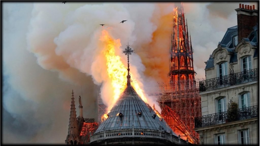 massive fire in Notre Dame Cathedral paris