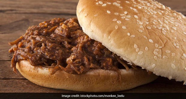 Ever Heard Of Butter Chicken Burger? Use Your Leftover Butter Chicken To Make This Delicious Treat