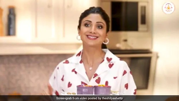 Shilpa Shetty Shares Valentine’s Day Special Recipe Of A Lovely Chocolate And Fruit Dessert