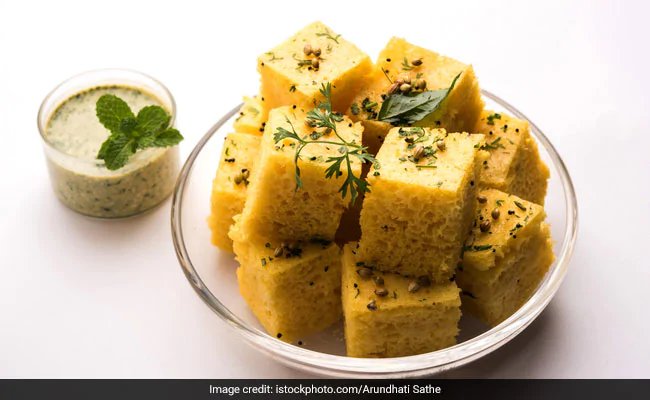 For Weight Loss-Friendly Breakfast, This Suji Vegetable Dhokla Is Just The Healthy Dish You Want