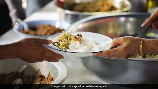 Sikh Volunteers Prepare Over 30,000 Free Meal Packets In New York