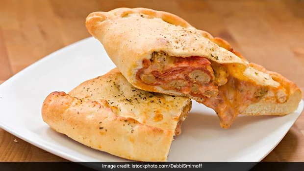 Watch: This 5-Minute Restaurant-Style Pizza Pocket Can Be Your Go-To Snack (Recipe Video)